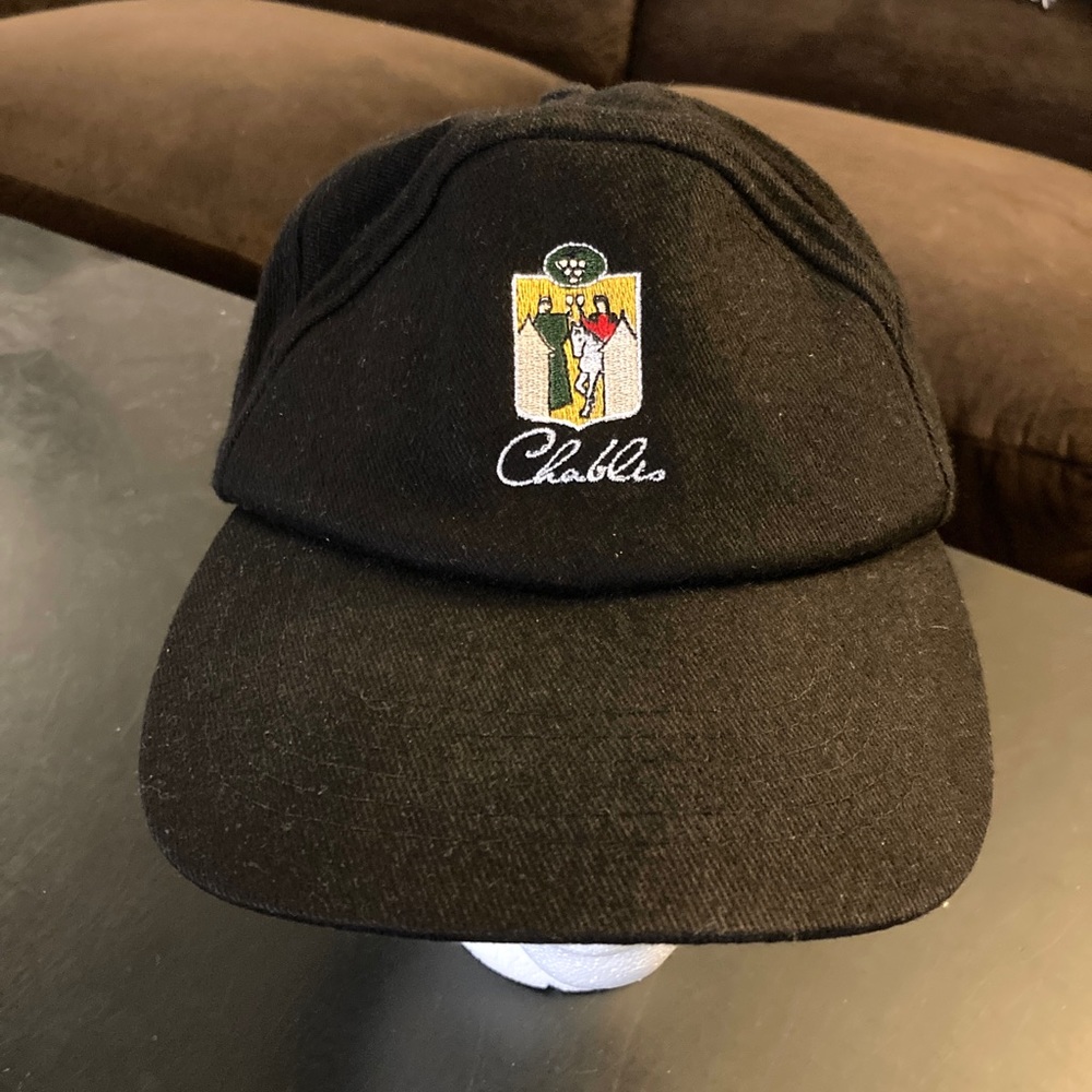 Chablis Cap ‘CANADIAN’ By Serie Graffic - Picture 5 of 12